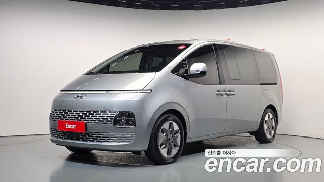 Hyundai Staria Tourer 9-Seater Modern