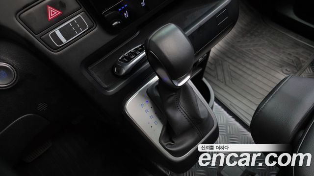Hyundai Staria Tourer 9-Seater Modern 2023 — фото 9