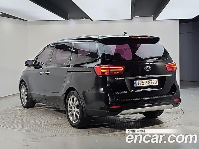 Kia Carnival 9-Seater Prstige 2019 — фото 3
