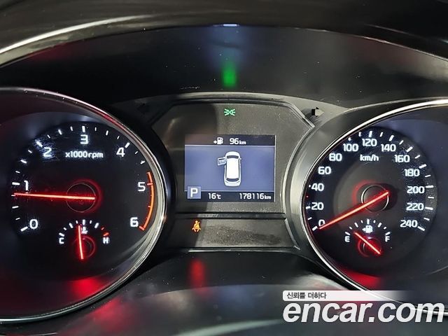 Kia Carnival 9-Seater Prstige 2019 — фото 7