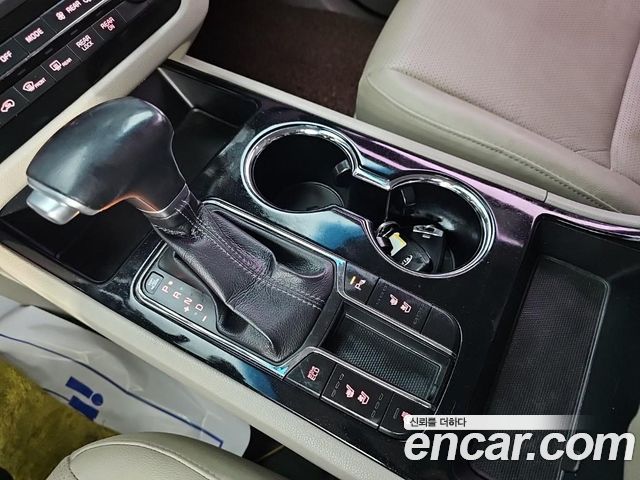 Kia Carnival 9-Seater Prstige 2019 — фото 8