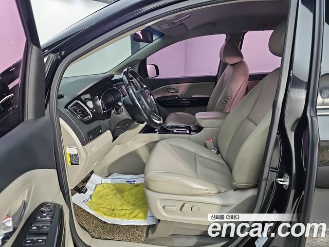 Kia Carnival 9-Seater Prstige 2019 — фото 15