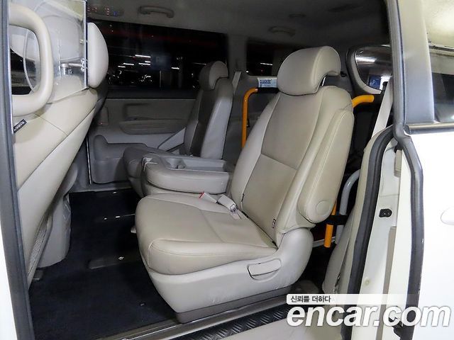 Kia Carnival 6-seater Wheelchair lift 2017 — фото 15