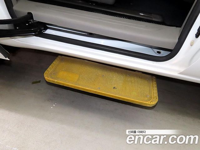 Kia Carnival 6-seater Wheelchair lift 2017 — фото 20