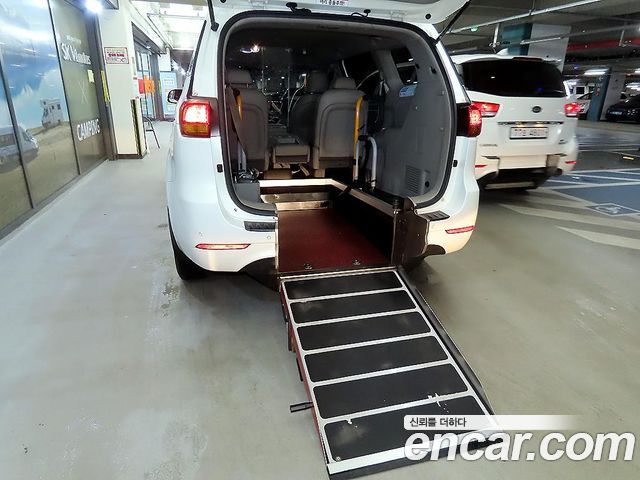 Kia Carnival 6-seater Wheelchair lift 2017 — фото 22