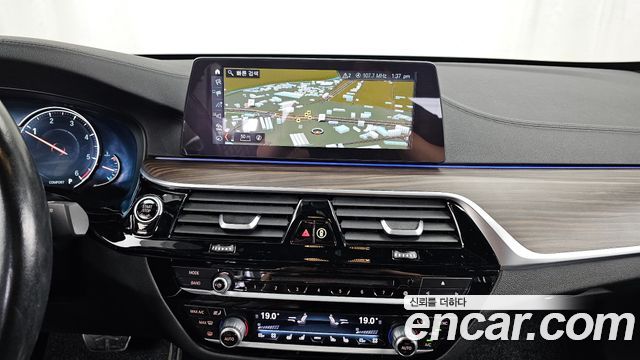 BMW 5 Series (G30) 520d M Sport Package Plus 2017 — фото 14