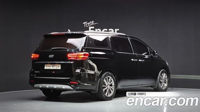 Kia Carnival 9-Seater Noblesse 2019 — фото 2
