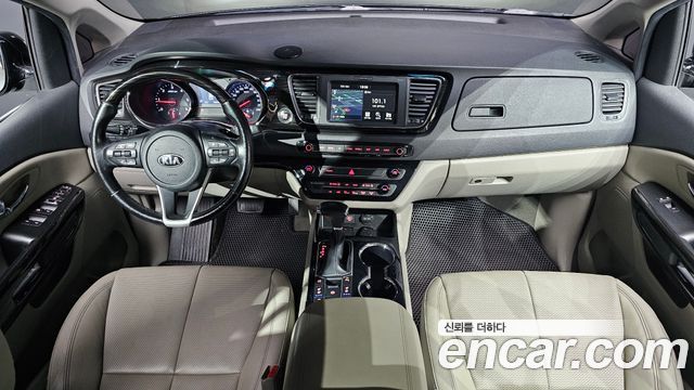 Kia Carnival 9-Seater Noblesse 2019 — фото 7