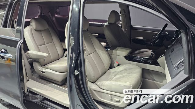 Kia Carnival 9-Seater Noblesse 2019 — фото 11