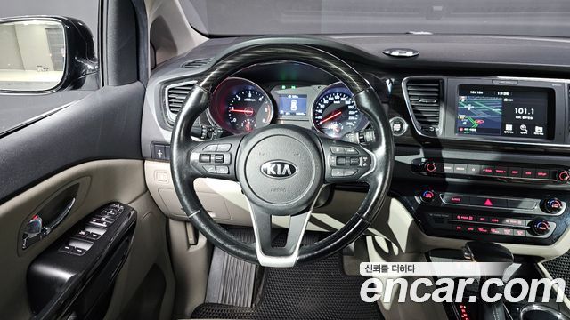 Kia Carnival 9-Seater Noblesse 2019 — фото 13