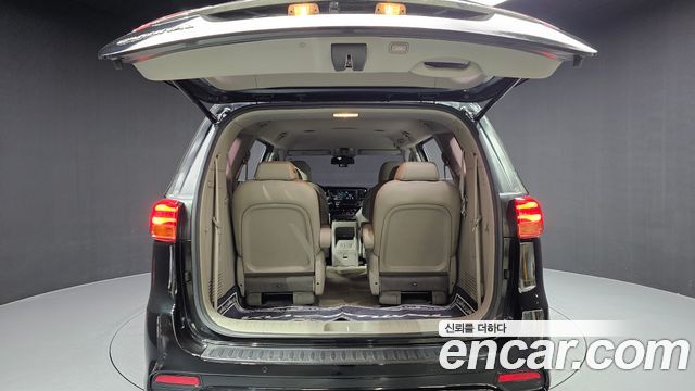 Kia Carnival 9-Seater Noblesse 2019 — фото 20