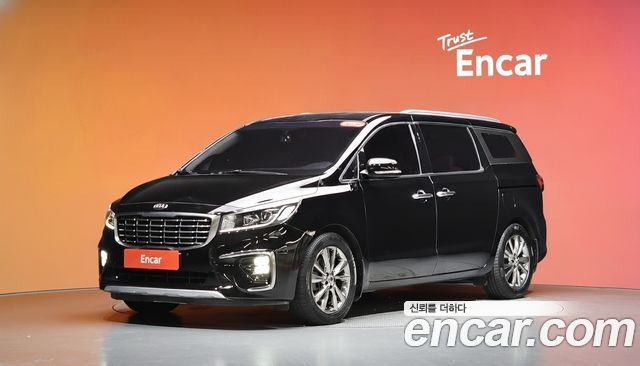 Kia Carnival 9-Seater Noblesse