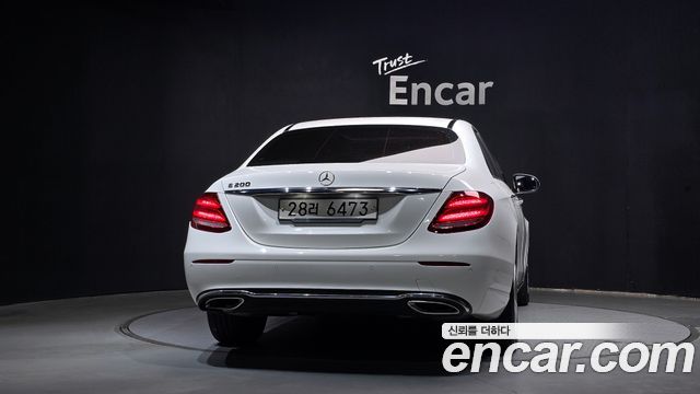 Mercedes-Benz E-Class (W213) E200 Avantgarde 2018 — фото 4