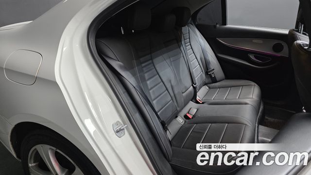 Mercedes-Benz E-Class (W213) E200 Avantgarde 2018 — фото 11