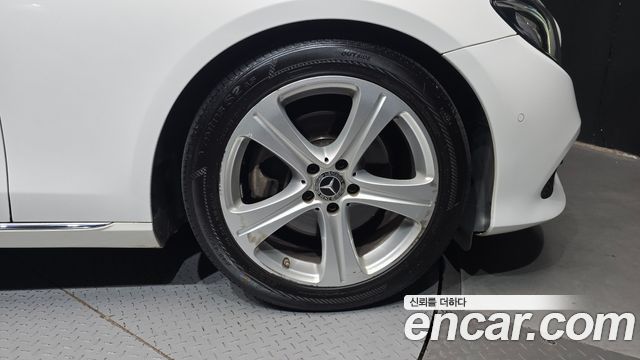 Mercedes-Benz E-Class (W213) E200 Avantgarde 2018 — фото 21