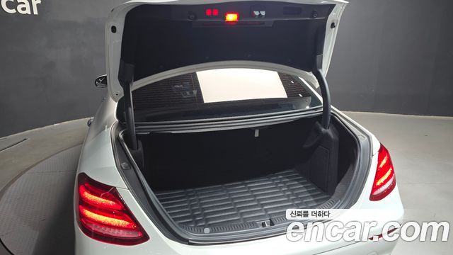 Mercedes-Benz E-Class (W213) E200 Avantgarde 2018 — фото 31