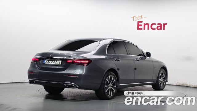 Mercedes-Benz E-Class (W213) E300e 4MATIC Exclusive 2021 — фото 2