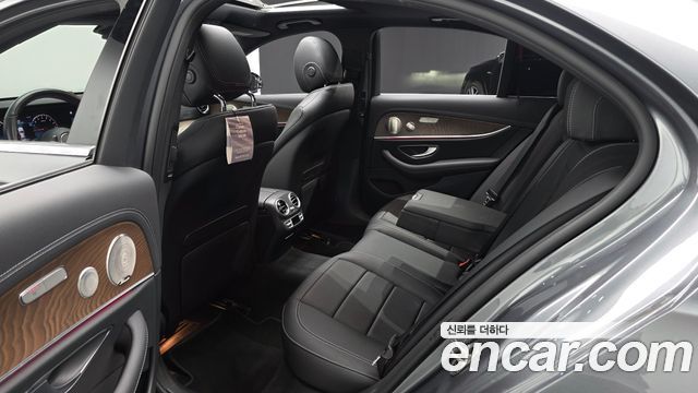 Mercedes-Benz E-Class (W213) E300e 4MATIC Exclusive 2021 — фото 11