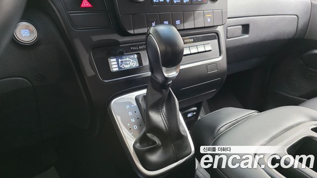 Hyundai Staria 2WD Kinder Safety Car 11-Seater 2023 — фото 9