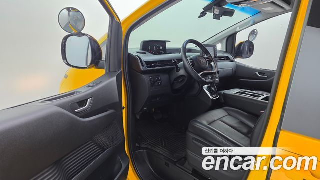 Hyundai Staria 2WD Kinder Safety Car 11-Seater 2023 — фото 10