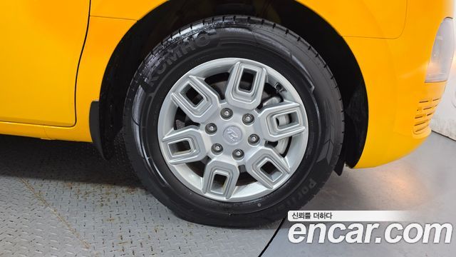 Hyundai Staria 2WD Kinder Safety Car 11-Seater 2023 — фото 21