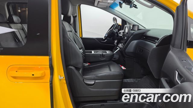 Hyundai Staria 2WD Kinder Safety Car 11-Seater 2023 — фото 26