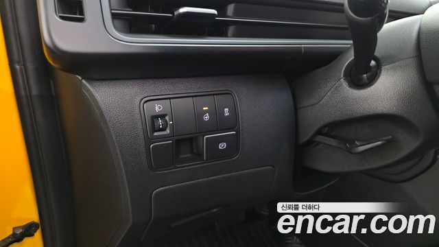 Hyundai Staria 2WD Kinder Safety Car 11-Seater 2023 — фото 28