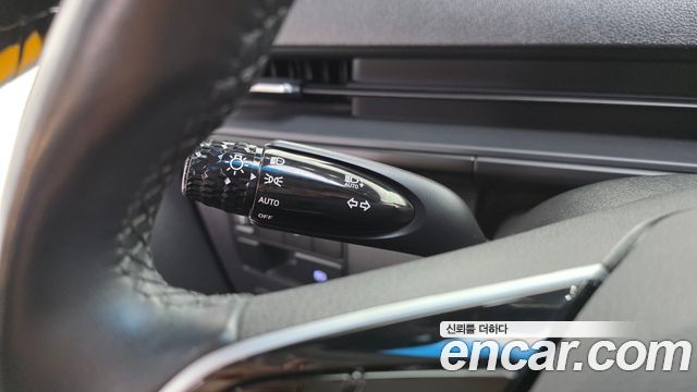 Hyundai Staria 2WD Kinder Safety Car 11-Seater 2023 — фото 32