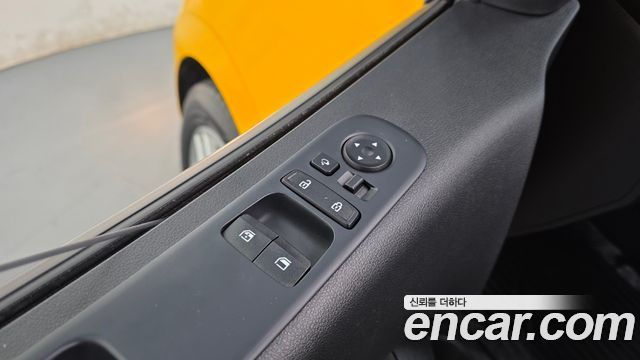 Hyundai Staria 2WD Kinder Safety Car 11-Seater 2023 — фото 33