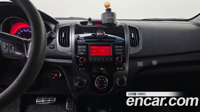 Kia Forte Koup 1.6 GDI Prestige 2013 — фото 15