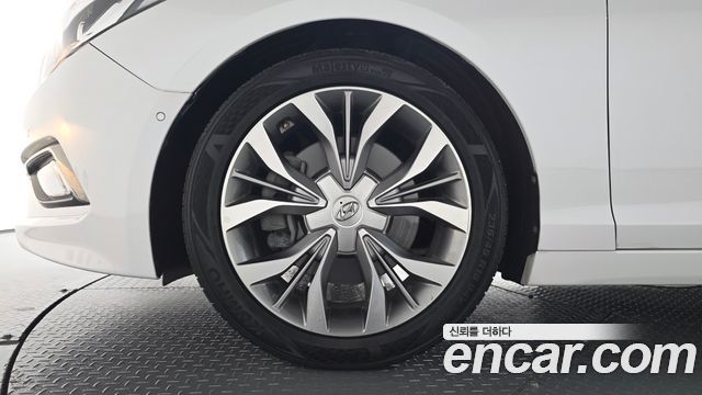 Hyundai Sonata (LF) 2.0 Smart Special 2017 — фото 5