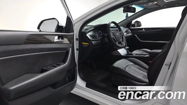 Hyundai Sonata (LF) 2.0 Smart Special 2017 — фото 10