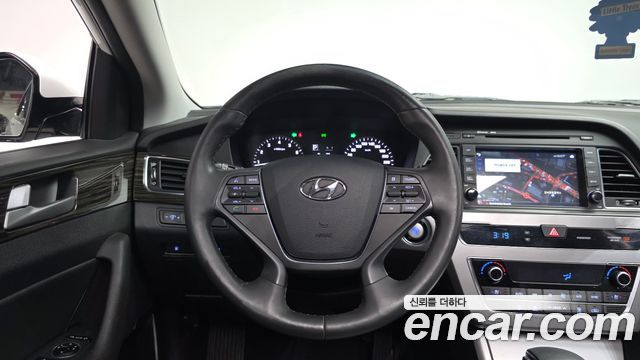 Hyundai Sonata (LF) 2.0 Smart Special 2017 — фото 13