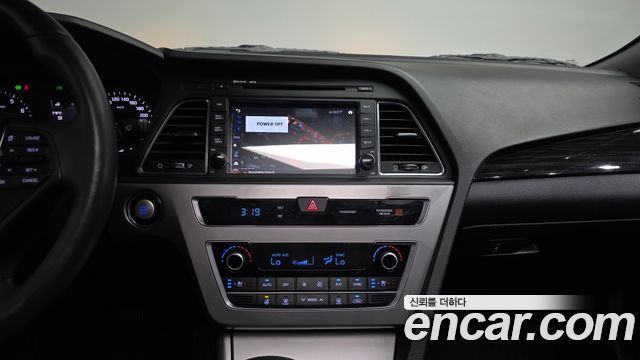 Hyundai Sonata (LF) 2.0 Smart Special 2017 — фото 14