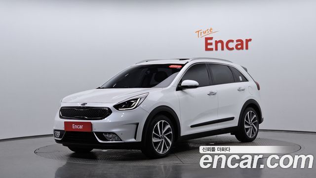 Kia Niro Noblesse 2018 — фото 11