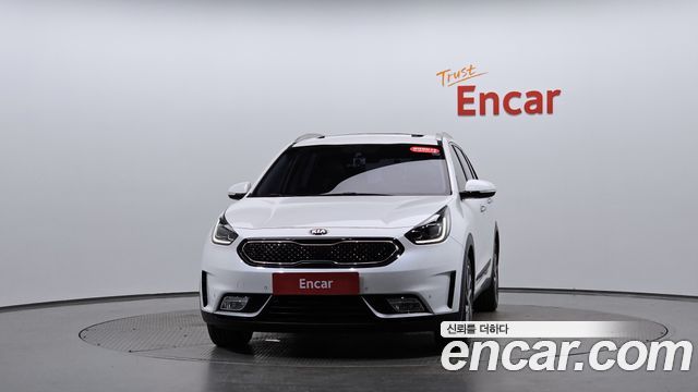Kia Niro Noblesse 2018 — фото 3