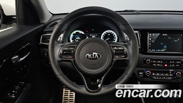 Kia Niro Noblesse 2018 — фото 17
