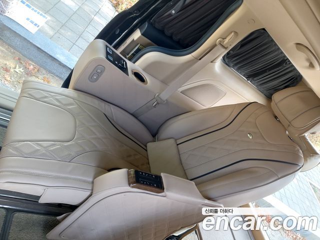 Kia Carnival 9-seater Hi-Limousine Prestige