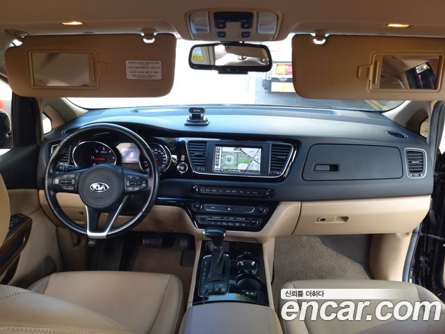 Kia Carnival 9-seater Hi-Limousine Prestige 2018 — фото 9