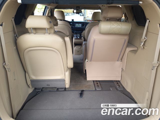 Kia Carnival 9-seater Hi-Limousine Prestige 2018 — фото 10