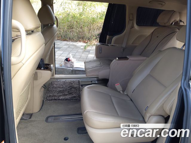 Kia Carnival 9-seater Hi-Limousine Prestige 2018 — фото 17