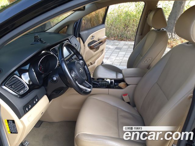 Kia Carnival 9-seater Hi-Limousine Prestige 2018 — фото 18