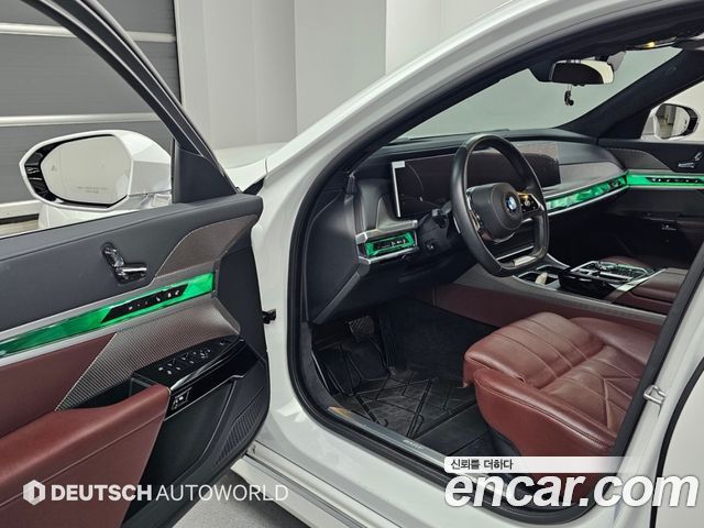 BMW 7 Series (G70) 740i sDrive Design Pure Excellence 2023 — фото 15