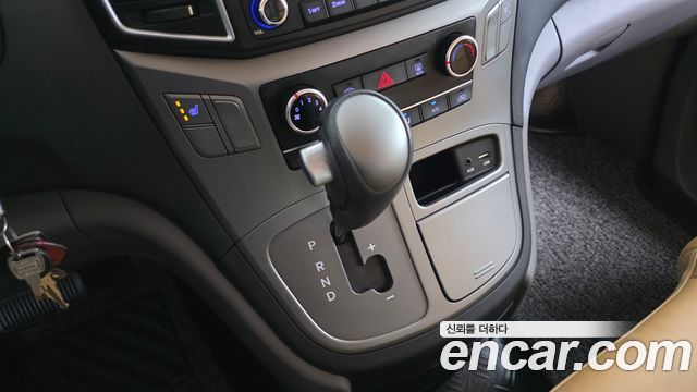 Hyundai Grand Starex Camping car 2021 — фото 9