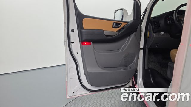 Hyundai Grand Starex Camping car 2021 — фото 24