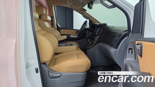 Hyundai Grand Starex Camping car 2021 — фото 26