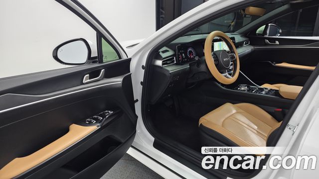Kia K5 (III) 2.0 Prestige 2023 — фото 10