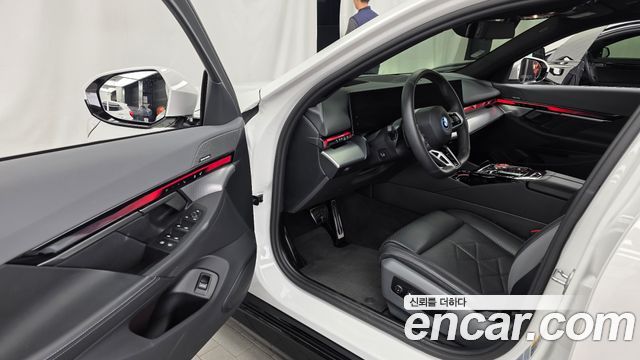BMW 5 Series (G60) 530e M Sport 2025 — фото 10