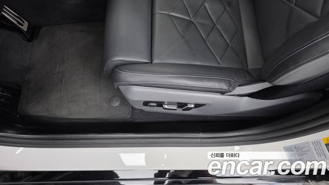 BMW 5 Series (G60) 530e M Sport 2025 — фото 31