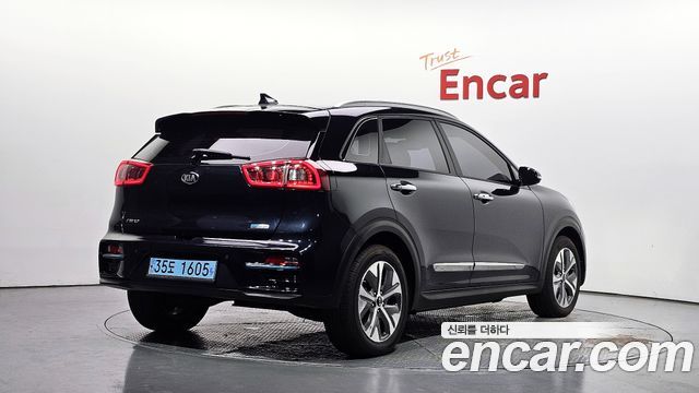 Kia Niro EV Noblesse 2021 — фото 2